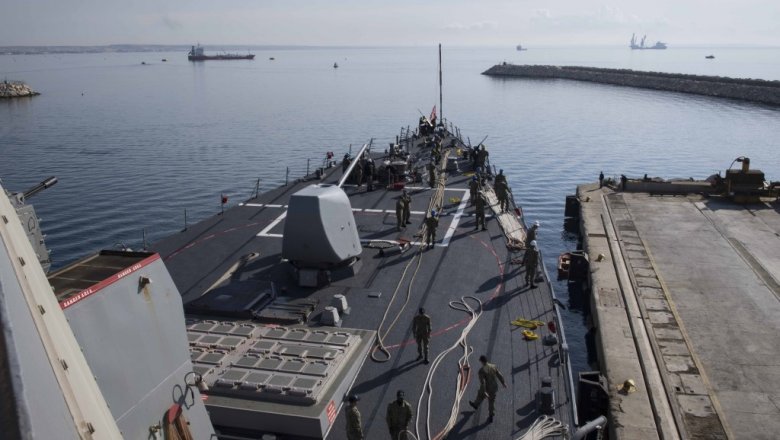 Черноморский флот следит за действиями эсминца США Donald Cook в Черном море