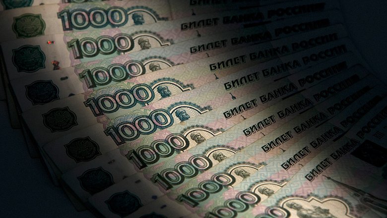 Доллар и евро подорожали больше чем на рубль