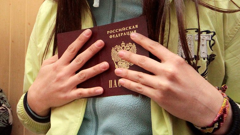 Россиянам запретили обрабатывать фото на паспорт