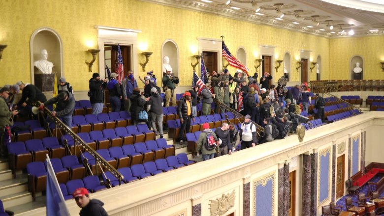 Сторонники Трампа ворвались в здание Конгресса. Главное