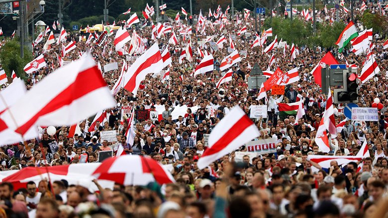 В Белоруссии заявили о планах признать бело-красно-белый флаг экстремистским