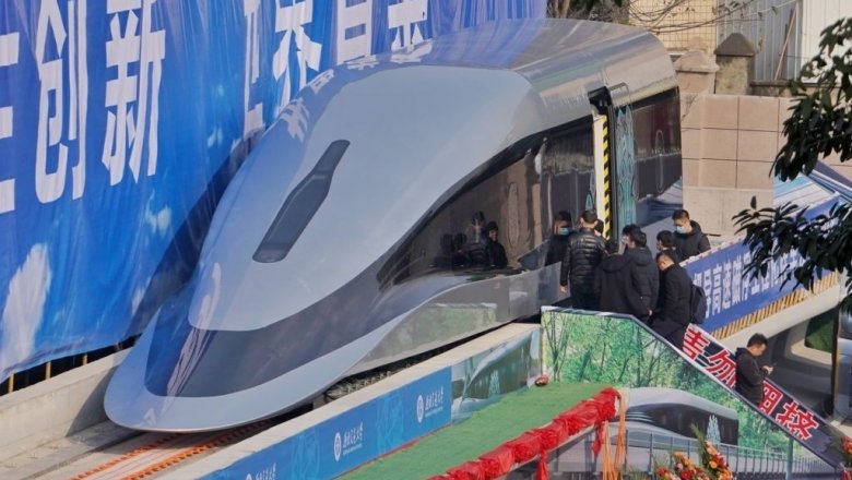 В Китае представлен поезд с технологией, позволяющей достигать скорости до 1000 км/ч