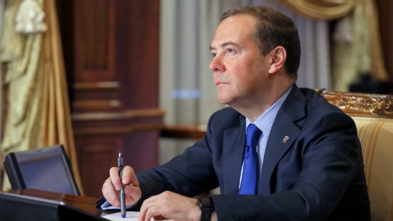 Медведев: РФ может сделать Рунет автономным, но не хочет до этого доводить