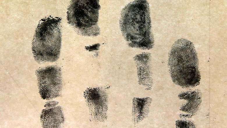 МВД предложило хранить отпечатки пальцев россиян до 100-летнего возраста