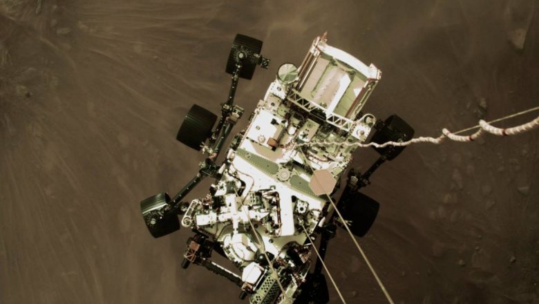 NASA получило снимки, сделанные в момент посадки марсохода Perseverance на Красную планету