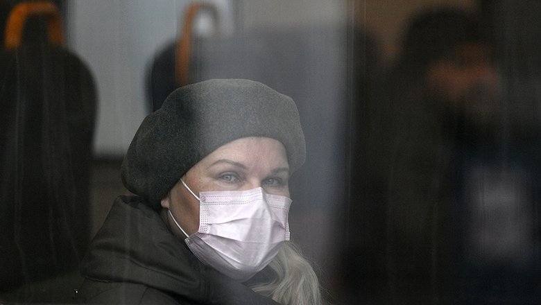 Вирусологи рассказали, когда россияне смогут отказаться от масок