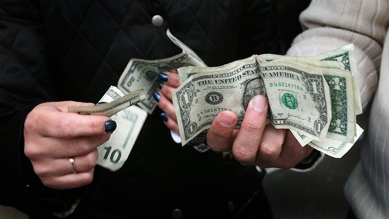 Черный год: россияне сняли со счетов $28 млрд в иностранной валюте