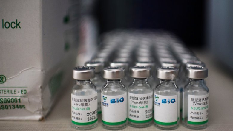 КНР упростит въезд привитым китайской вакциной иностранцам