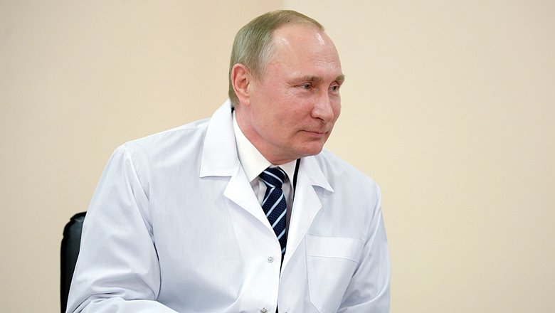 Песков: какой вакциной привился Путин, знают только он и врач