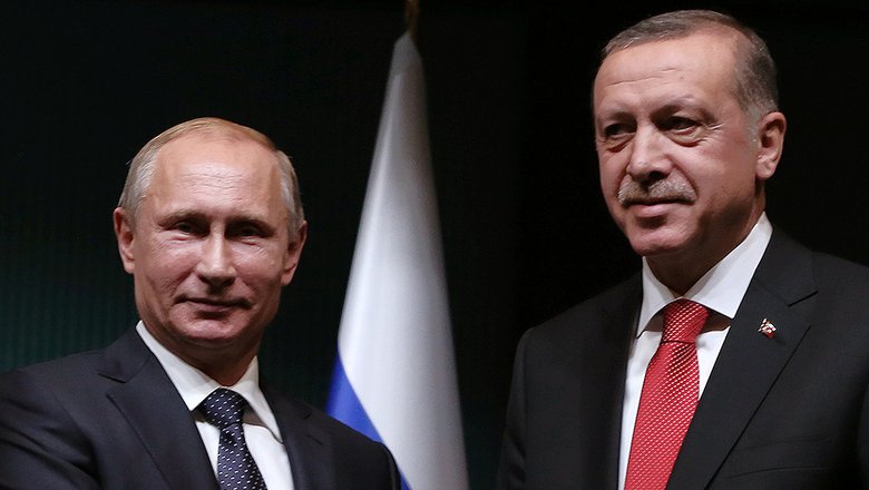 СМИ сообщили о беспокойстве Байдена из-за связей России и Турции
