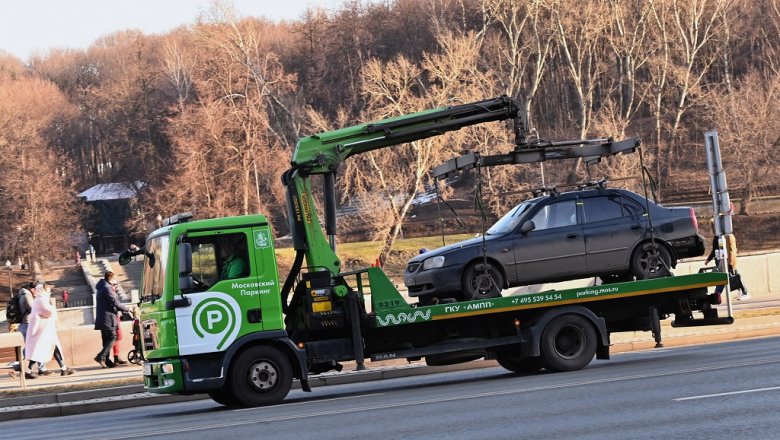 В Москве повысят стоимость эвакуации автомобилей за нарушения