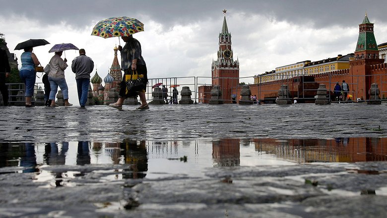 Кремль надеется в течение года остановить падение доходов россиян