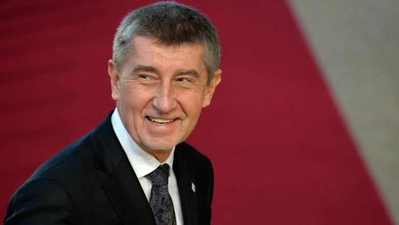 Премьер Чехии заявил, что ЕС вынуждает республику купить «Спутник V»