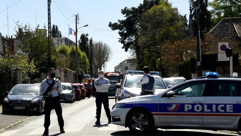 Премьер Франции назвал нападение на полицейскую терактом