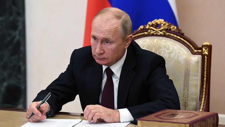Путин подписал ряд законов о защите прав детей и абитуриентов