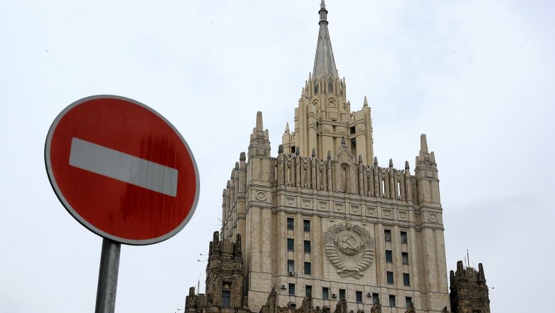 Россия потребовала от Чехии еще больше сократить число сотрудников посольства