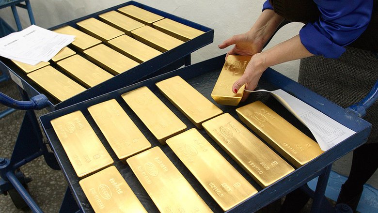 Россиянам посоветовали заняться скупкой золота