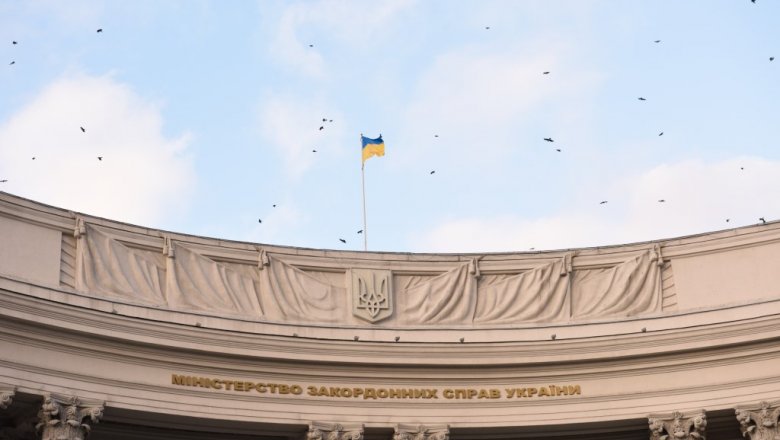 В Киеве пообещали ответить на задержание консула в Петербурге