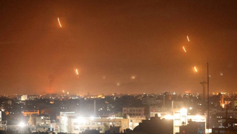 Центральная часть Израиля подверглась массированному ракетному обстрелу из сектора Газа
