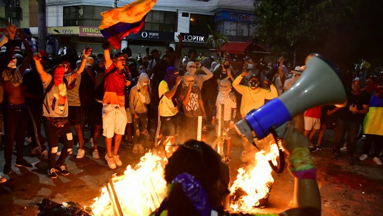 Президент Колумбии направил армию в 10 регионов страны из-за протестов