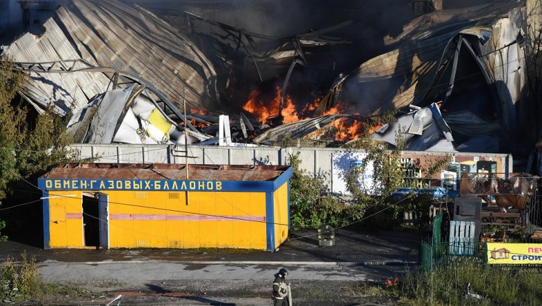 Число пострадавших при взрывах и пожаре на автозаправке в Новосибирске выросло до 35