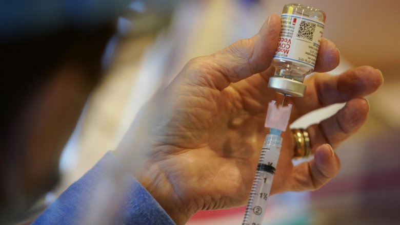 Moderna переименовала свою вакцину от коронавируса