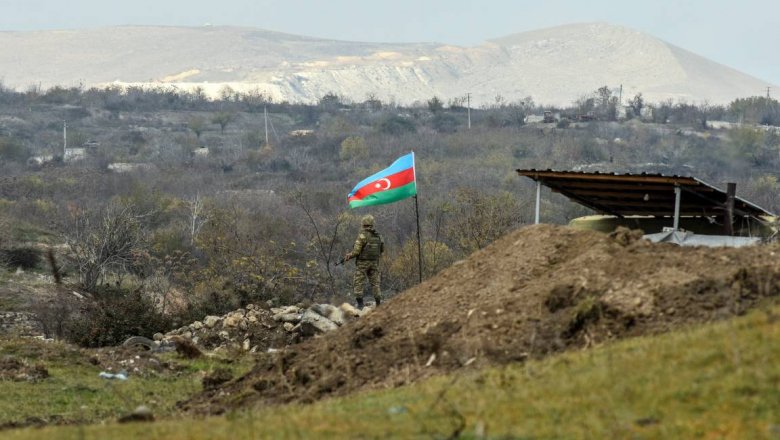 Азербайджан обвинил Армению в обстрелах на границе