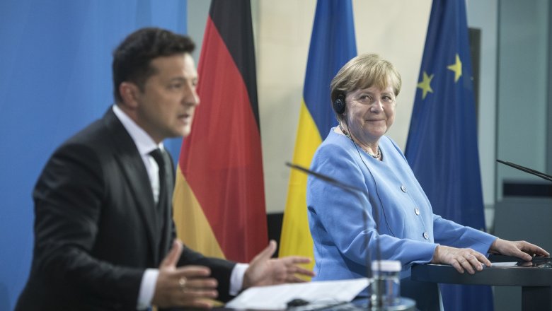 Меркель: ФРГ воспринимает всерьез тревогу Киева насчет транзита газа через Украину