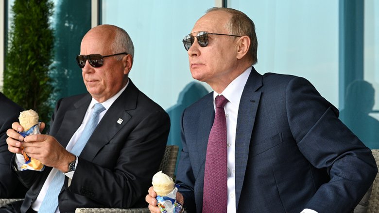 «Шоколадное или сливочное?» Какое мороженое выбирал Путин на авиасалоне МАКС