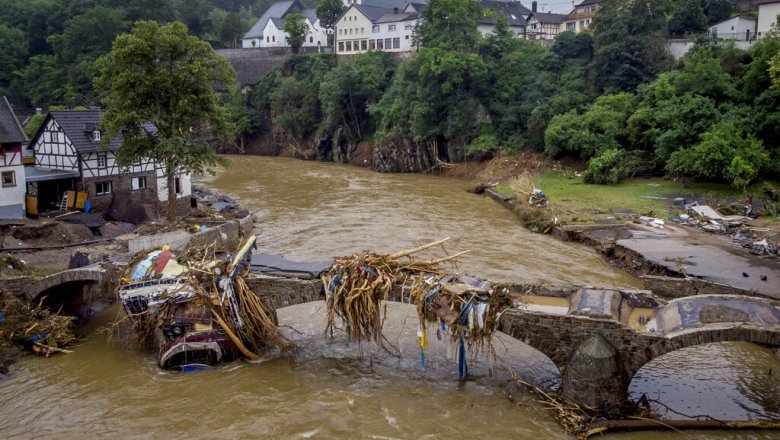 В Германии ввели режим военной катастрофы из-за наводнения