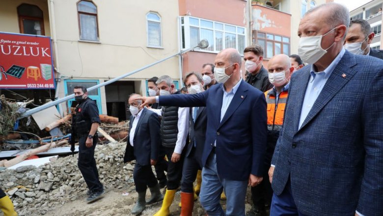 Бедствие в Турции: за пожарами — наводнения, почти 40 погибших