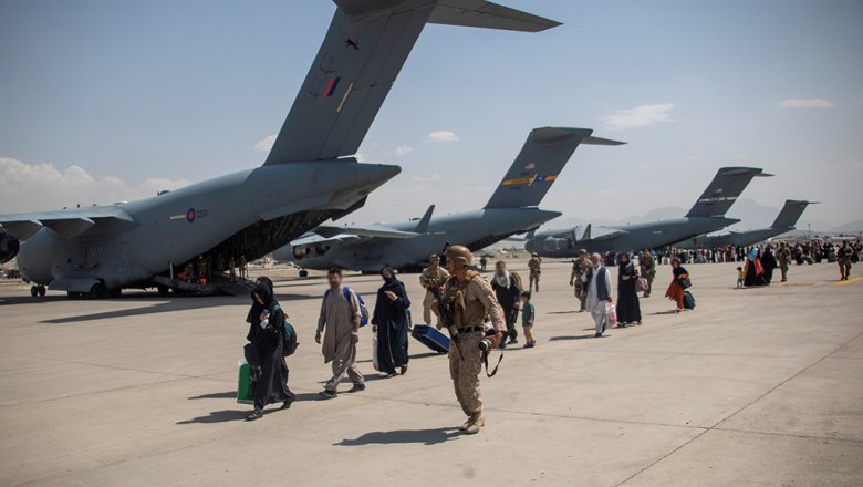 Дипломаты и СМИ назвали разные версии «угона» украинского самолета в Афганистане