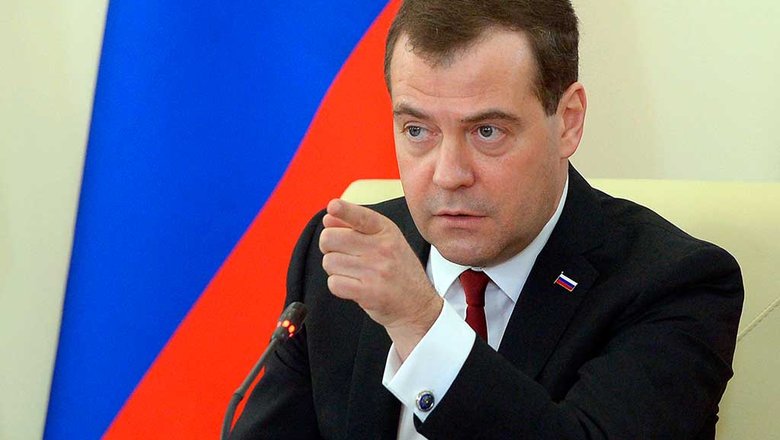 Медведев заявил, что единороссам «не стыдно смотреть в глаза людям»