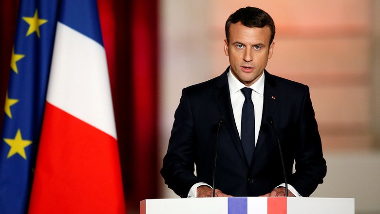 Франция возвращает посла в США после скандала с подлодками