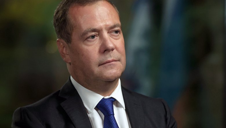 Медведев объяснил отказ от работы в Госдуме