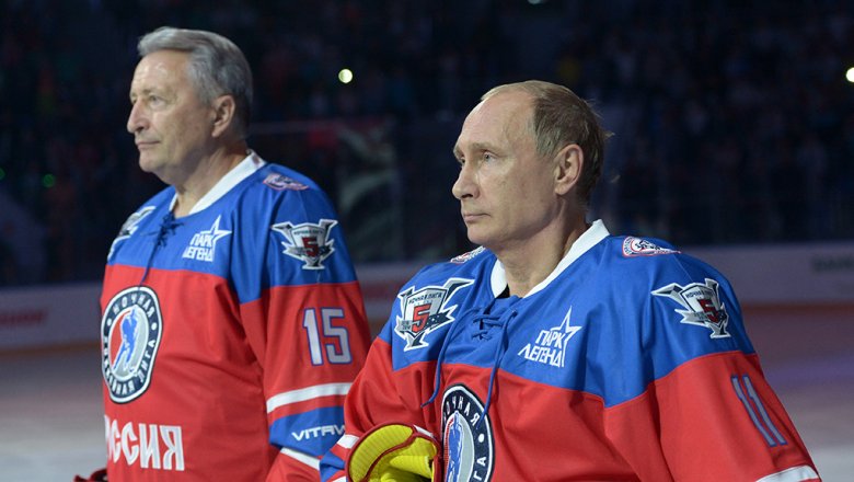 Походы и хоккей: как Владимир Путин праздновал свои дни рождения