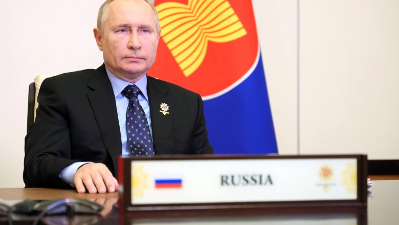 Путин выступил за создание процедуры признания вакцинации от COVID-19