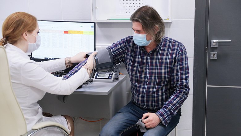 Эксперт Роспотребнадзора: симптомы COVID-19 чаще стали напоминать грипп и ОРВИ