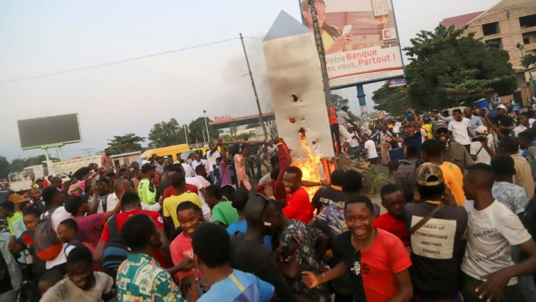 Таинственный монолит в столице Конго пал жертвой перепуганной толпы