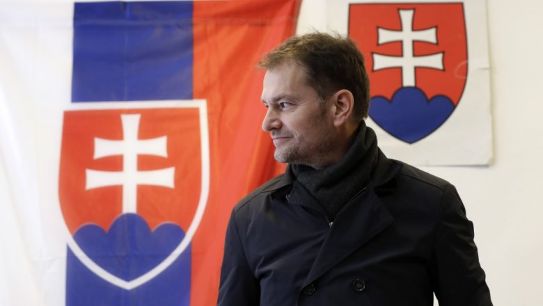 Премьер Словакии предложил главе Минфина поменяться должностями
