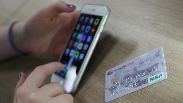 Банки начнут подключать карты «Мир» к платежной системе Apple Pay