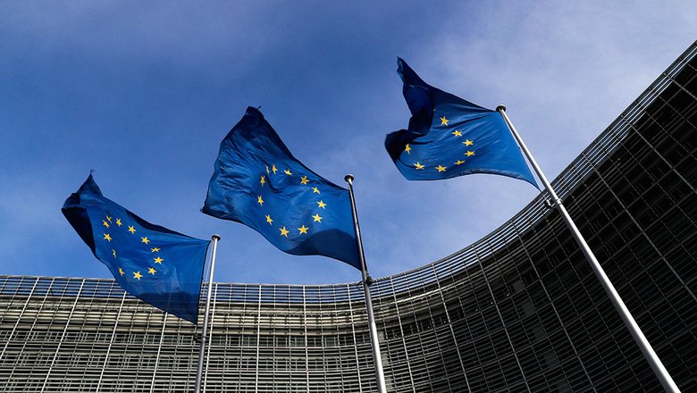 ЕС намерен принимать туристов, привитых одобренными европейским регулятором препаратами