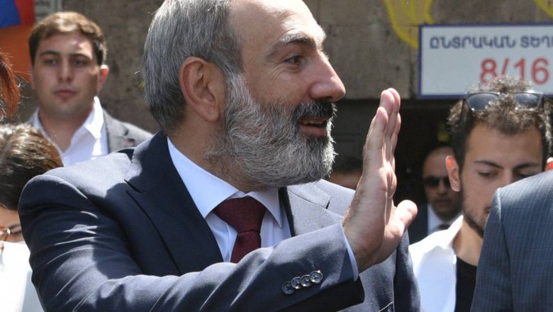 Пашинян объявил о «стальной» революции в Армении