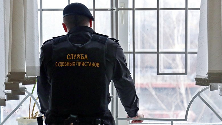 Впервые в судебной практике у россиянина-банкрота отняли единственное жилье, переселив из 5-комнатной в однушку