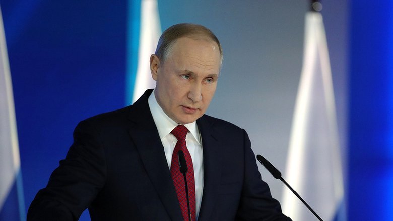 Путин предложил выплатить силовикам и курсантам по 15 тыс. руб