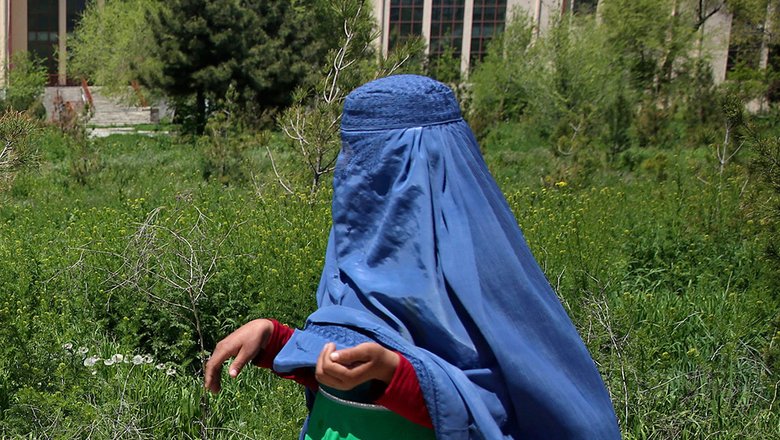 Талибы призвали женщин оставаться дома, потому что бойцов не научили с ними обращаться