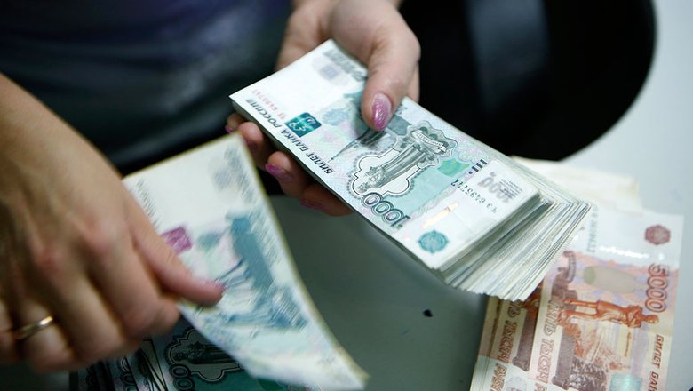 Россияне взяли рекордный объем кредитов наличными в августе