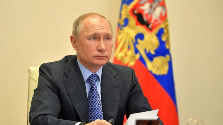 Путин поддержал идею о дополнительной выплате участникам обороны Севастополя