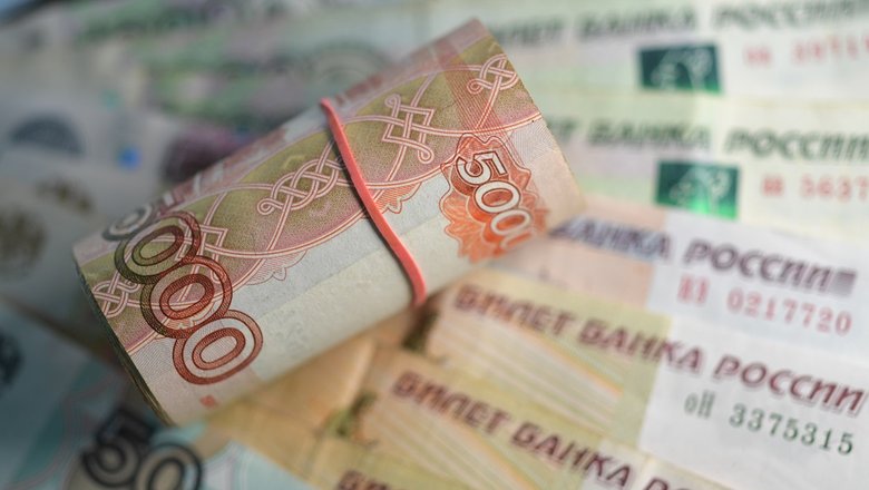 Банкноты в 1000 и 5000 рублей Центробанк презентует в октябре