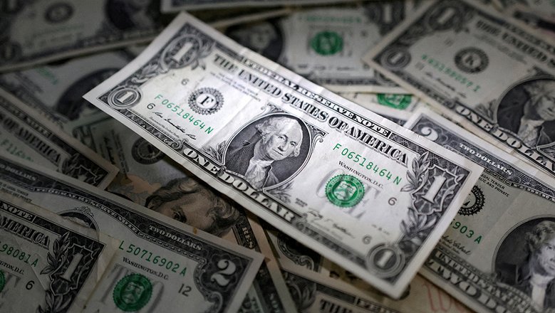 Доллар на бирже превысил 100 рублей впервые с марта 2022 года